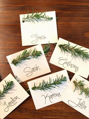 Christmas Place Card Holders, Diy Place Cards, Christmas Place Settings, Christmas Name Tags, Christmas Place Cards, Xmas Table, Thanksgiving Tablescape, Christmas Dinner Table, Christmas Place