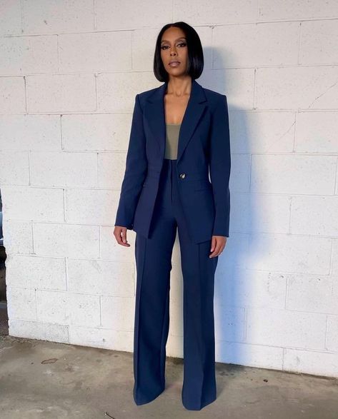 Outfit With Blazers For Women, Women Suits Outfits, Suit Inspo Women, Yodit Tewolde, Boss Outfits For Women, Blazer Work Outfits Women, Suits Black Women, Black Women In Suits, Graduation Suits For Women