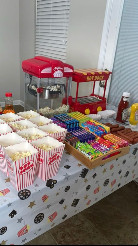 Movie Night Fundraiser, Movie Night Outdoor, Teen Movie Night, Kids Movie Party, Movie Night Birthday Party Ideas, Movie Theatre Birthday Party, Movie Night Party Decorations, 13 Birthday Ideas, Indoor Movie Night