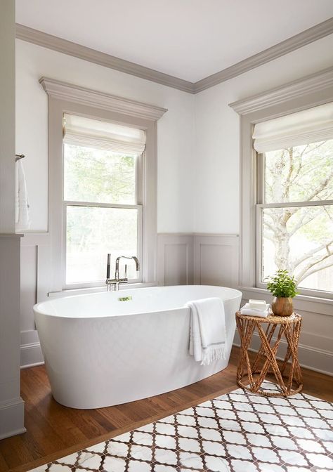 Contrast Trim Colour Inspiration - Making it in the Mountains White Wall Colored Trim, Off White Paint Colors, Coastal Paint Colors, Bathroom Inspiration Colors, Off White Paints, Colonial Design, White Paint Colors, Wall Trim, Colour Inspiration