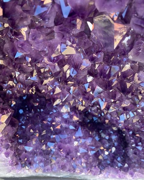 We have more HUGE / TALL amethyst geodes now listed 💜 Spectacular! Some really lovely ones 🔮😍 Some magical and truly unique fabulous pieces - take a look Here are just a few pics of new stock Delivery only takes a few days to reach you, prices to suit all budgets ☺️ Click for to see amethyst geodes👇🏻💜 https://jewelcrystals.co.uk/product-category/geodes/ The website has all prices, sizes etc so take a look Follow / like our page for regular stock updates @jewelcrystalsltd #amethys... Amethyst Cathedral, Crystal Cave, Quartz Geode, Crystal Geode, Cute Room Ideas, Amethyst Geode, Environment Design, Centre Pieces, Large Crystals