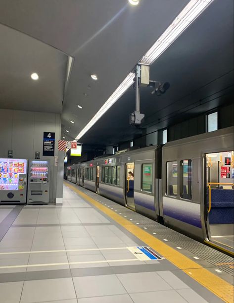 Transportation In Japan, Korean Town Aesthetic, Exchange Student Aesthetic Japan, City School Aesthetic, Korean Subway Aesthetic, China University Aesthetic, Subway Aesthetic, Train Japan, Japan School