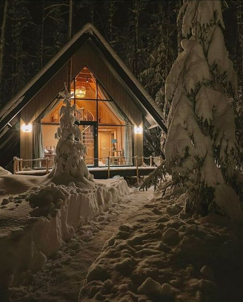 Winter Cabin Aesthetic, Ski Lodge Aesthetic, Lodge Aesthetic, Cabin Weekend, Resort Cabins, Cabin Aesthetic, Ski Cabin, Ski House, Wooden Cabins