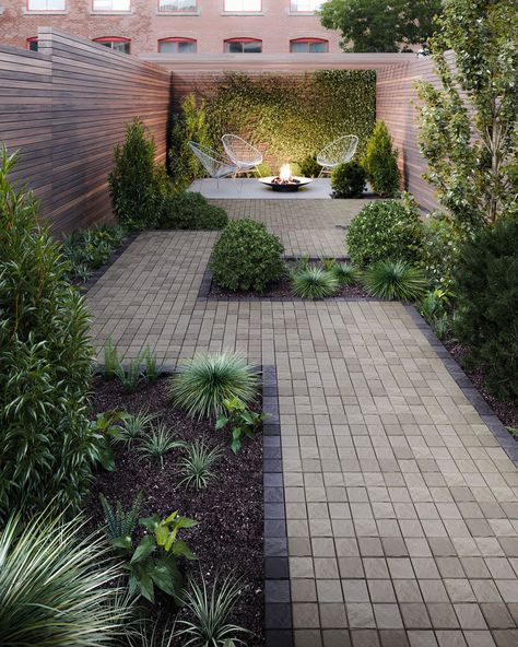 Small Garden Ideas Low Maintenance, Low Maintenance Backyard, Small City Garden, Courtyard Ideas, Small Courtyard Gardens, Courtyard Gardens Design, Modern Backyard Landscaping, Garden Paving, Courtyard Gardens