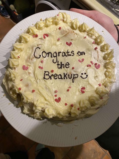 #breakupcake #aesthetic #teengirl #teenage #girlhood #boys #breakup #heartbreak #baking #icing Heartbreak Aesthetique Images, Breakup Aesthetique, Breakup Cake, Breakup Aesthetic, Erin Rose, Slayer Aesthetic, Core Memory, Hands Aesthetic, 2 Hands