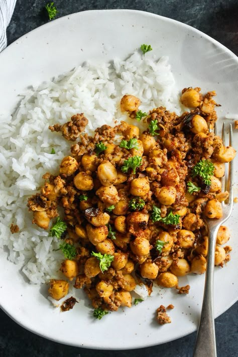 NYT Cooking: Chickpeas have characteristics other legumes don't share. When cooked until tender, they don't turn to mush, and their cooking broth is delicious. This recipe takes advantage of both assets. Related to a classic chili, it combines chickpeas, meat and spices. The cooked chickpeas are sautéed over high heat until browned and slightly crisp, and the pan is deglazed with chickpea%... Meat Cooking, Cooking Bacon, Crispy Chickpeas, Chickpea Recipes, Nyt Cooking, Ground Meat, Weeknight Dinners, Ground Beef Recipes, Chickpeas