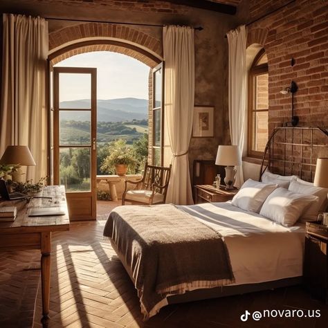 Meditteranean Home Decor, Italian Villa Interior, Tuscan Bedroom, Italian Style Home, Bedroom Big, Italian Bedroom, Italy House, Cozy Bedrooms, Country House Interior