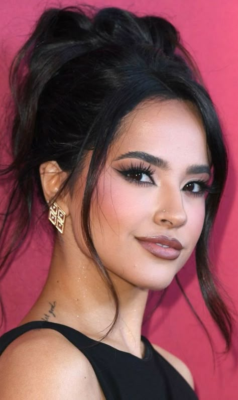 Becky G Makeup Looks, Becky G Short Hair, Becky G Makeup, Hispanic Makeup, Becky G Hair, Christina Milan, Becky G Style, Demi Lovato Style, Female Celebrity Crush