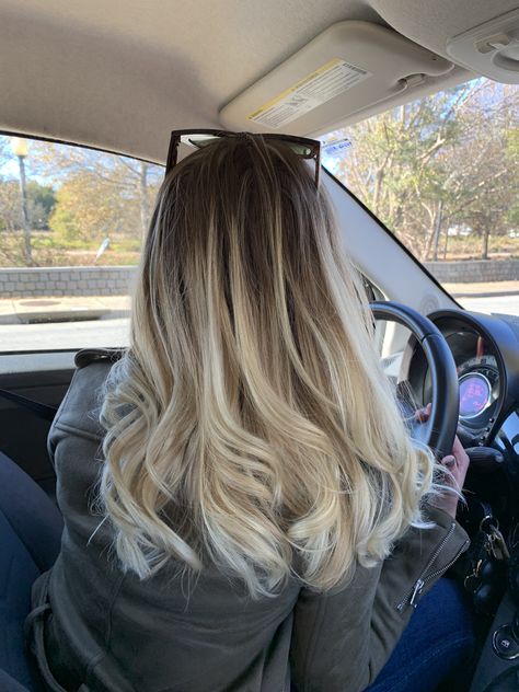 Dark Blonde Balayage Hair, Dirty Blonde Ombre, Balayage Beige, Ombre Hair Blonde, Dirty Blonde Hair, Brown Hair Balayage, Punk Hair, Blonde Hair Shades, Blonde Hair Inspiration