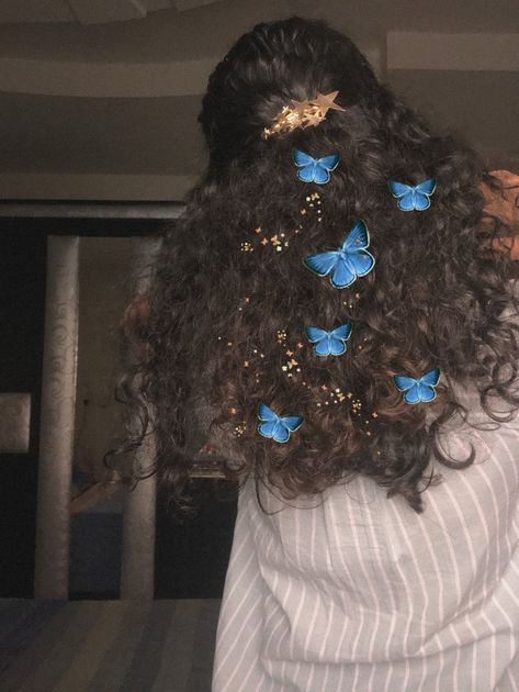 #curlyhair #curly #butterfly #blue Turquoise Brooch, Fantasy Necklace, Insect Brooch, Half Wig, Butterfly Blue, Clip Hairstyles, Insect Jewelry, Butterfly Clips, Half Wigs