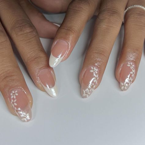 Gel Extension Wedding Nails, White Hoco Nails, Wedding Basics, Simple Bridal Nails, Bridal Shower Nails, Simple Wedding Nails, Wedding Day Nails, Hoco Nails, Bridal Nails Designs