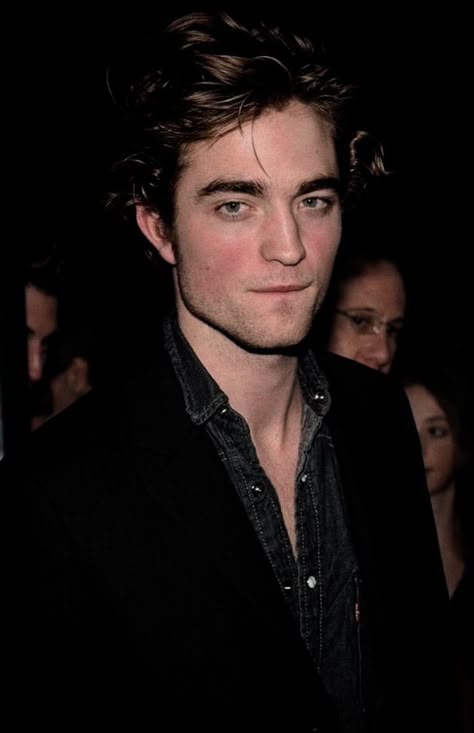 robert pattinson pic Edward Cullen Actor, Cedric Diggory Aesthetic, Robert Patterson, Edward Cullen Robert Pattinson, Robert Pattinson Twilight, Robert P, Batman 2022, Twilight Edward, Twilight Film