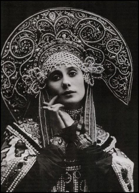 Evelyn Nesbit, Russian Dance, Russia Fashion, Ballet Russe, Anna Pavlova, Dancing Diamond, Russian Ballet, Vintage Blog, Russian Style