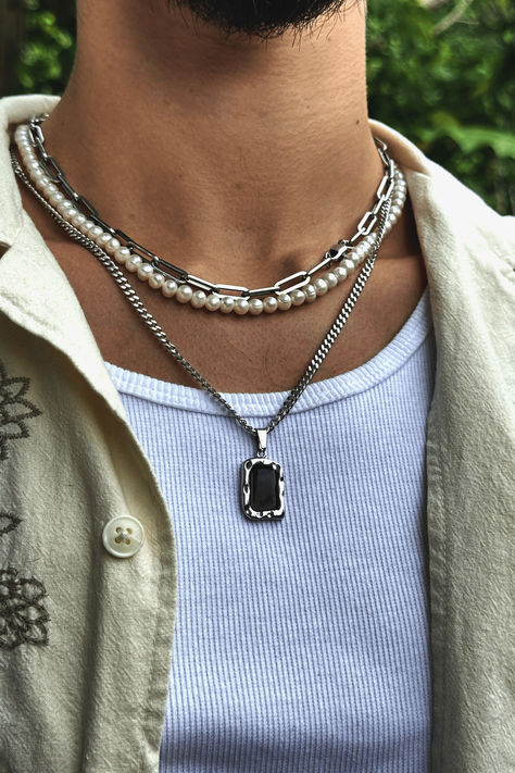 Showcase your street style flair with our Black Medallion Clean Pendant Chain! This uniquely designed piece of art features a black medallion, crafted with absolute finesse. Made from durable stainless steel and shone in a timeless silver tone, this pendant catches the eye and never lets go. Men’s Layered Necklaces, Best Necklace For Men, Chains On Men, Silver Accessories Men, Men Jewelry Outfit, Men Jewelry Silver, Jewelry Men Necklace, Chain Aesthetic Men, Black Men Jewelry Aesthetic