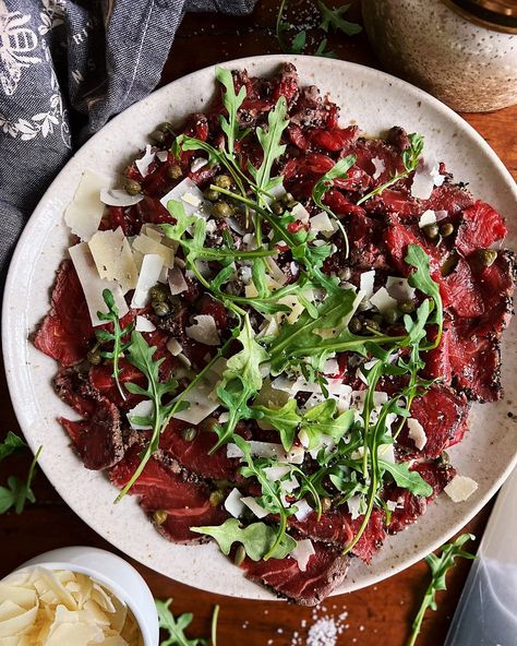 Beef Carpaccio Recipe, Carpaccio Recipe, Recipes To Make With Kids, Birthday Dinner Ideas, Authentic German Recipes, Australian Recipes, School Dinner, Shaved Parmesan, Beef Carpaccio