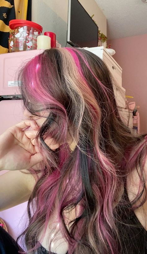 ₊˚ෆ Follow me for more 𐙚 visit my boards ₊˚ෆ Neapolitan Hair, How To Have Style, Hair Inspiration Long, Hair Color Streaks, Hair Streaks, Dyed Hair Inspiration, Hairstyles For Layered Hair, Pretty Hair Color, Hair Stylies