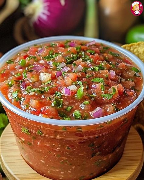 Diy Salsa, Best Homemade Salsa, Quick Soup Recipes, Easy Salsa Recipe, Salsa Guacamole, Homemade Salsa Recipe, Mexican Salsa, Mild Salsa, Easy Salsa