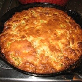 Mexican Cornbread With Sour Cream, Spicy Cornbread, Mexican Cornbread Recipe, Best Cornbread Recipe, Best Cornbread, Cornbread Recipe Sweet, Delicious Cornbread, Cornbread Dressing Southern, Dressing Recipes Cornbread