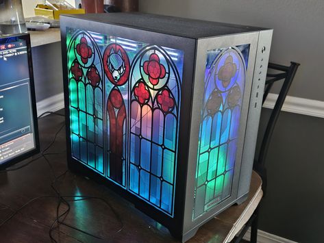 Custom Computer Case, Dark Academia Gothic, Build A Pc, Pc Ideas, Crystal Room, Streaming Setup, Glass Window Art, Pc Build, Pc Builds