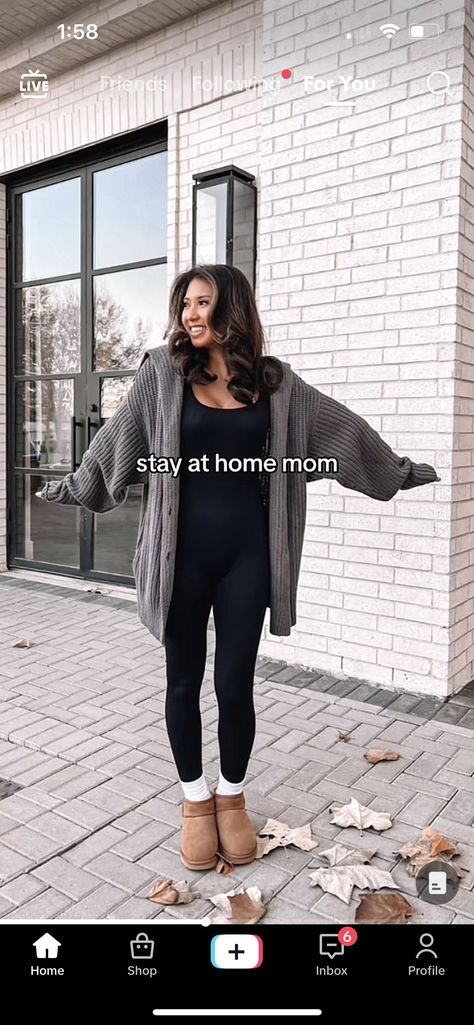 Comfy Pregnancy Outfits Winter, Comfy Mom Outfits, Winter Lounge Wear, Mom Outfits Winter, Winter Maternity Outfits, Plus Size Fall Outfit, Fitness Wear Outfits, Pregnancy Outfits, Cute Comfy Outfits