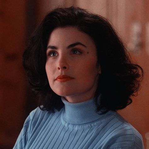 Sherilyn Fenn 90s, Twin Peaks Characters, Audrey Horne, Sherilyn Fenn, Vintage Hairstyles Tutorial, Fire Walk With Me, Black Lodge, Twin Peaks, Dream Hair