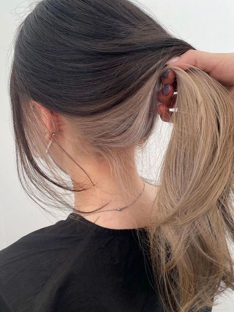 long black hair with ash blonde underneath Ash Brown Peekaboo Highlights, Bleach Hair Dye Ideas, Hidden Bleached Hair, Hair Color Under, Undercolor Hair Ideas For Black Hair, Peak Boo Hair Color, Under Hair Bleach, Hidden Colour Hair, Hidden Light Hair