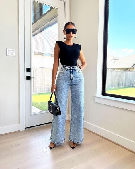 Wide Bell Bottom Jeans Outfit, Model Jeans Outfit, Heels With Wide Leg Jeans, Wide Leg Jeans Classy Outfit, Wide Leg Jean Trousers Outfit, Jeans On Jeans Outfit Denim, Jean Night Out Outfit, Wide Leg Jeans Spring Outfit, Jean With Heels Outfits