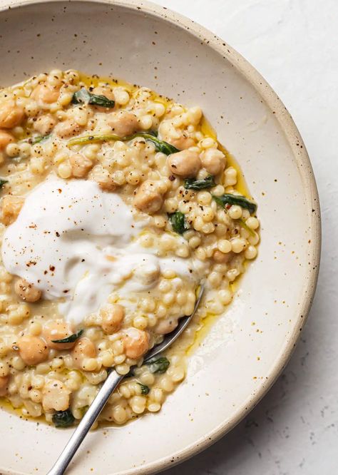 Creamy Giant Couscous With Chickpeas + Spinach - SO VEGAN Dinners With Couscous, Vegan Couscous Recipes, Giant Couscous, Chickpeas And Spinach, Creamy Orzo, Broccoli Fritters, Eat More Plants, Spinach Recipe, Brunch Desserts