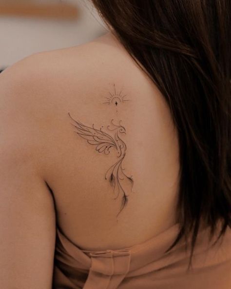 Tato Phoenix, Phoenix Tattoo Feminine, Small Phoenix Tattoos, Tato Minimal, Phoenix Tattoos, Phoenix Tattoo Design, Tattoo Trend, Female Sleeve, Inspiration Tattoos