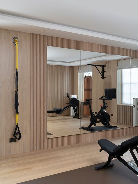 Chelsea Home Gym - Paragon Studio | Luxury Gym Portfolio Gym Aesthetic Interior Design, Wellness Home Aesthetic, Gym Decorating Ideas Interior Design, Home Fitness Aesthetic, Luxury Fitness Aesthetic, Home Gym Office, Gym Room Aesthetic, Home Gym With Sauna, Gym Wall Design