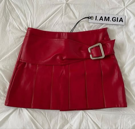 Red Skirt Mini, Dream Wishlist, Belt Skirt, Looks Street Style, Red Skirts, Stage Outfits, Lookbook Outfits, Dream Clothes, Fashion Killa