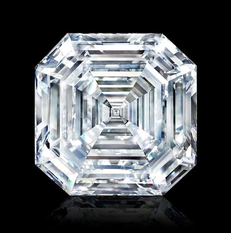 Graff Unveils World's Largest Square Emerald Cut Diamond At 302.37 Carats Glamorous Engagement Rings, Cullinan Diamond, Graff Diamonds, الفن الرقمي, Rough Gems, Pch Sweepstakes, Asscher Diamond, Luxury Jewelry Brands, Asscher Cut Diamond