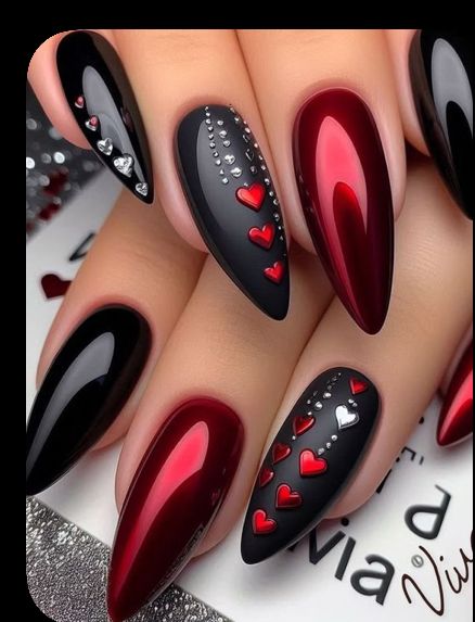 Black And Red Nails Valentines Day, Valentines Day Gel Nails Ideas, Red Black Valentine Nails, Valentine's Nail Ideas, Red Nails With Black Heart, Pretty Red Nails Design, Red And Black Valentine Nails, Valentines Manicure Ideas, Nails Inspiration Valentines