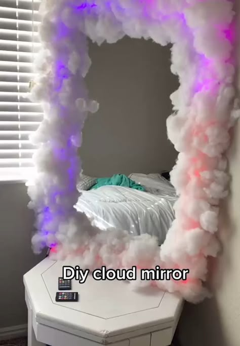 Diy Mirror Wall Decor, Diy Mirror Decor, Spiegel Diy, Diy Mirror Wall, Mirror Bedroom Decor, Mirror Decor Ideas, Cloud Mirror, Diy Room Decor Videos, Diy Clouds