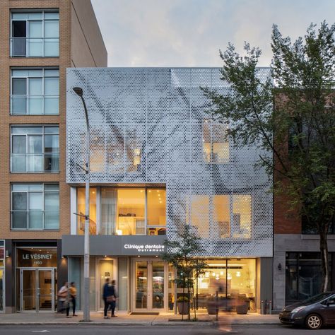 Perforated panels conceal apartments above Montreal dental clinic by Paul Bernier Architecte Clinic Facade, Luxury Clinic, Clinic Architecture, Hospital Facade, Dental Aesthetic, Dentist Clinic, Building Office, Stairway Design, Metallic Mesh