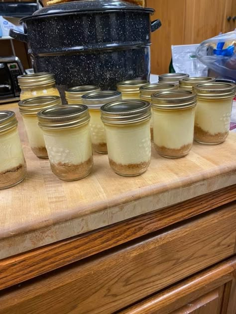 A Sweet Triumph: Canning a Delicious Cheesecake for the First Time Canned Cheesecake In A Jar, Canning Cheesecake In A Jar, Canning Cheesecake, Canned Desserts, Canning Bread In Jars, Canning Pie Filling, Canning Desserts, Canning Planner, Cakes In Jars