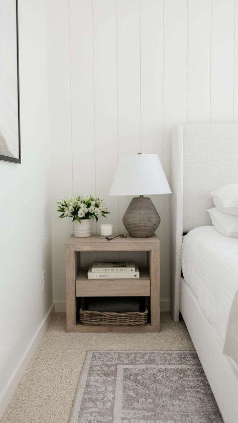 Small Nightstand Ideas Bedside Tables, Nightstand Ideas Bedside Tables, Bedside Table Ideas Diy, Wooden Bedside Table Ideas, Diy Bedside Table Ideas, Small Nightstand Ideas, Bedside Table Decor Ideas, Diy Bedside Table, Diy Headboard Wooden