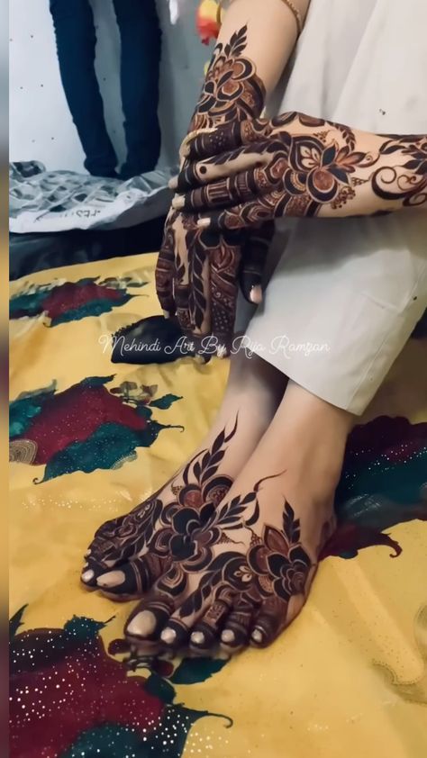 Mehndi For Leg, New Mehndi Designs 2023, Trending Mehendi Designs, 2023 Mehndi, Mehndi Designs 2023, Finger Mehndi Style, Leg Mehendi Design, Leg Mehendi, Mehndi Designs New