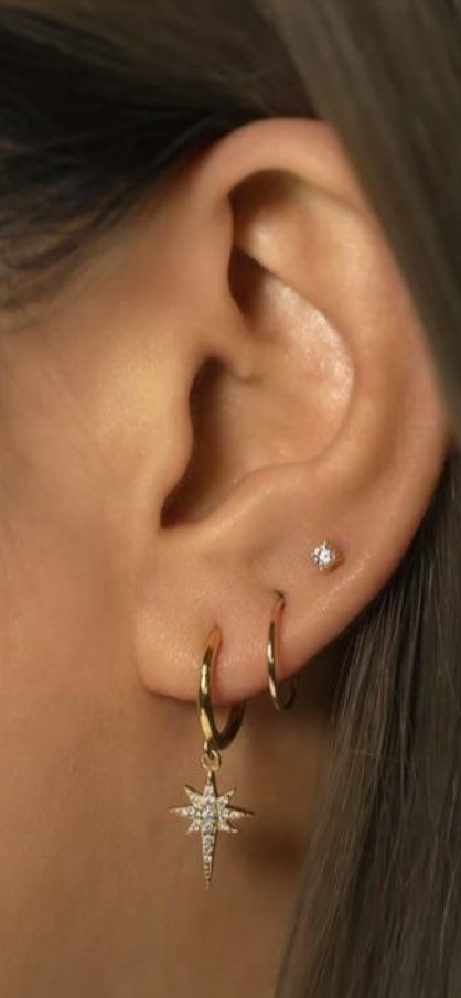 Three Peircing Ears, 3lobe Piercing, 3 Rd Ear Piercing, 3rd Peircing Ear, Three Holes In The Ear, Triple Ear Piercing Studs, 3 Hole Piercing Earrings, 3 Love Piercing Ideas, 3piercings Ear