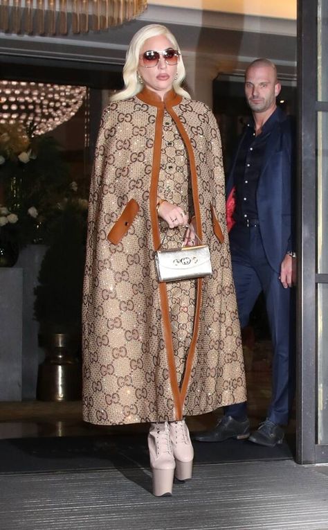 Photos from Lady Gaga's House of Gucci Fashion - E! Online Lady Gaga House Of Gucci, Gucci Cape, Romanticize Winter, Lady Gaga Shoes, Gaga Outfits, Lady Gaga Outfits, Celebrity Red Carpet Looks, Camel Animal, The House Of Gucci