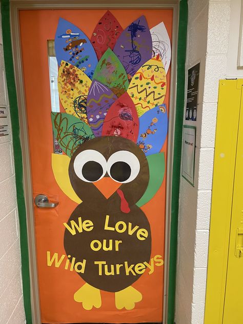 Classroom Door Inspiration, Thanksgiving Bulliten Board Ideas, Character Door Decorations Classroom, Thanksgiving Classroom Decorations Diy, Simple Fall Festival Decorations, Thanks Giving Classroom Door, November Class Door Ideas, November Theme Classroom Door, Thanks Giving Door Decoration