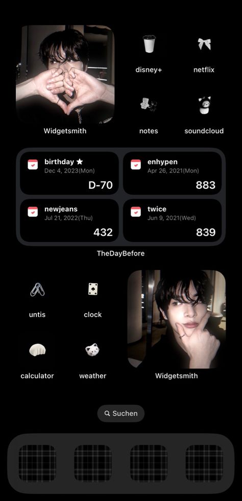 Dark Theme Home Screen, Enhypen Iphone Layout, Dark Homescreen Ideas, Phone Layout Ideas Dark, Enhypen Homescreen Layout, Enhypen Ios Layout, Black Homescreen Ideas, Dark Iphone Layout, Enhypen Phone Theme