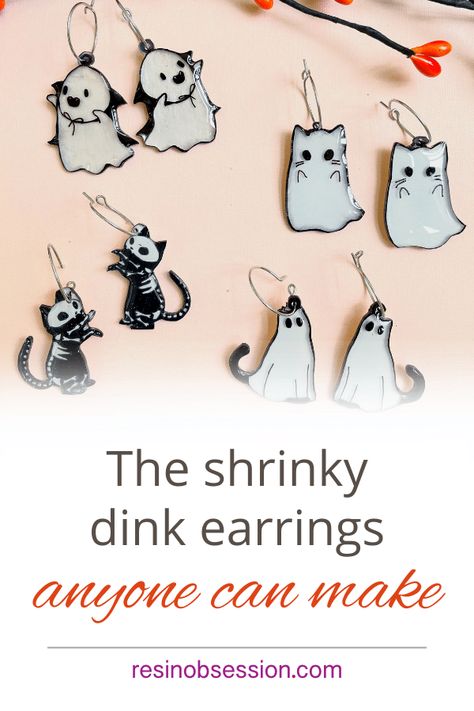 Diy Plastic Earrings, Shrink Film Ideas, Homemade Shrinky Dink, Shrinky Dink Bookmark, Diy Pins Ideas, Shrinky Dink Ideas Templates, Acrylic Earrings Diy, Easy Craft Gifts, Cricut Jewelry Ideas