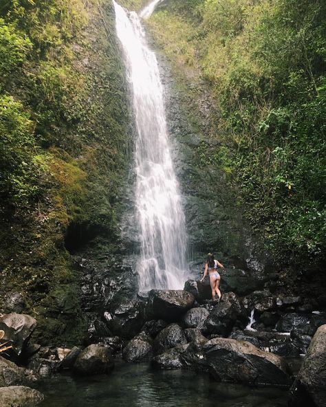 Waterfalls and stuff Fall In Hawaii, Hawaii Ranch, Oahu Waterfalls, Hawaii Mountains, Hawaii Instagram, Hawaii Pics, Vacation Ootd, Muse Board, Kailua Kona Hawaii