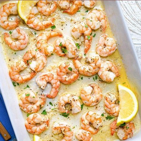 Easy Baked Shrimp Oven Baked Shrimp, Easy Baked Shrimp, Ways To Cook Shrimp, Baked Shrimp Recipes, Cook Shrimp, Cajun Shrimp Recipes, Scampi Recipe, Baked Shrimp, Party Appetizers Easy