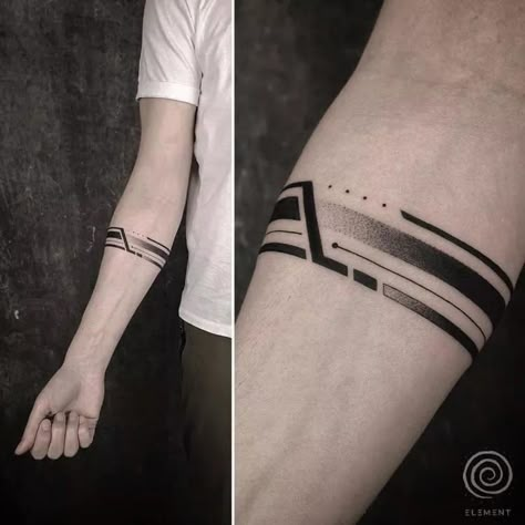 Armband Tattoos For Men, Wrist Band Tattoo, Band Tattoos For Men, Simple Wrist Tattoos, Tattoo Band, Tatuagem Masculina Pequena, Armband Tattoos, Forearm Band Tattoos, Cool Wrist Tattoos