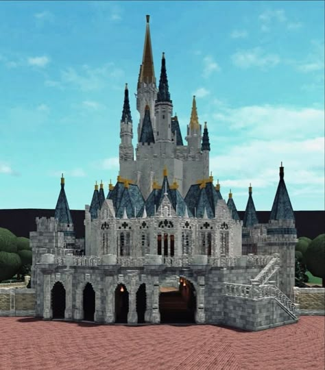 Images For Bloxburg, Daniel Perkins, Medieval Castle Layout, Houses In Bloxburg, Country Side House, Bloxburg Dream House, Castle Houses, Bloxburg Designs, Big Beautiful Houses