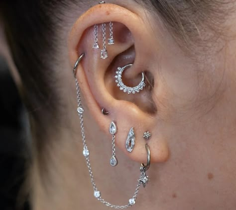 Ear Stack Aesthetic, Floating Cartilage Piercing, Top Helix Piercing, Floating Helix Piercing, Vertical Helix Piercing, Mid Helix Piercing, Floating Earrings, Flat Earring, Earring Chain