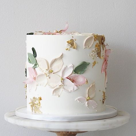 Pretty Cake Decorating, Gökkuşaği Pasta, Floral Cake Design, Patisserie Fine, Cake With Flowers, Pretty Cake, Simple Cake Designs, Mini Cakes Birthday, Cake Decorating Ideas