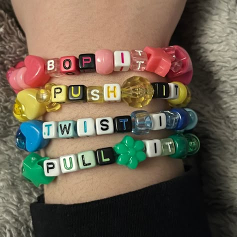 Bracelets With Words, Diy Kandi Bracelets, Pony Bead Bracelets, Kandi Inspo, Diy Kandi, Kandi Kid, Kandi Cuff, Kandi Ideas, Kandi Patterns